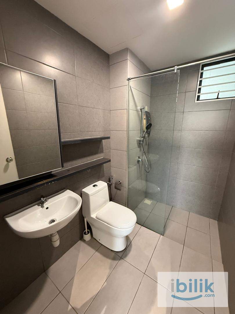 MASTER ROOM WITH PRIVATE BATHROOM (NO PARTITION ROOM) - Image 2