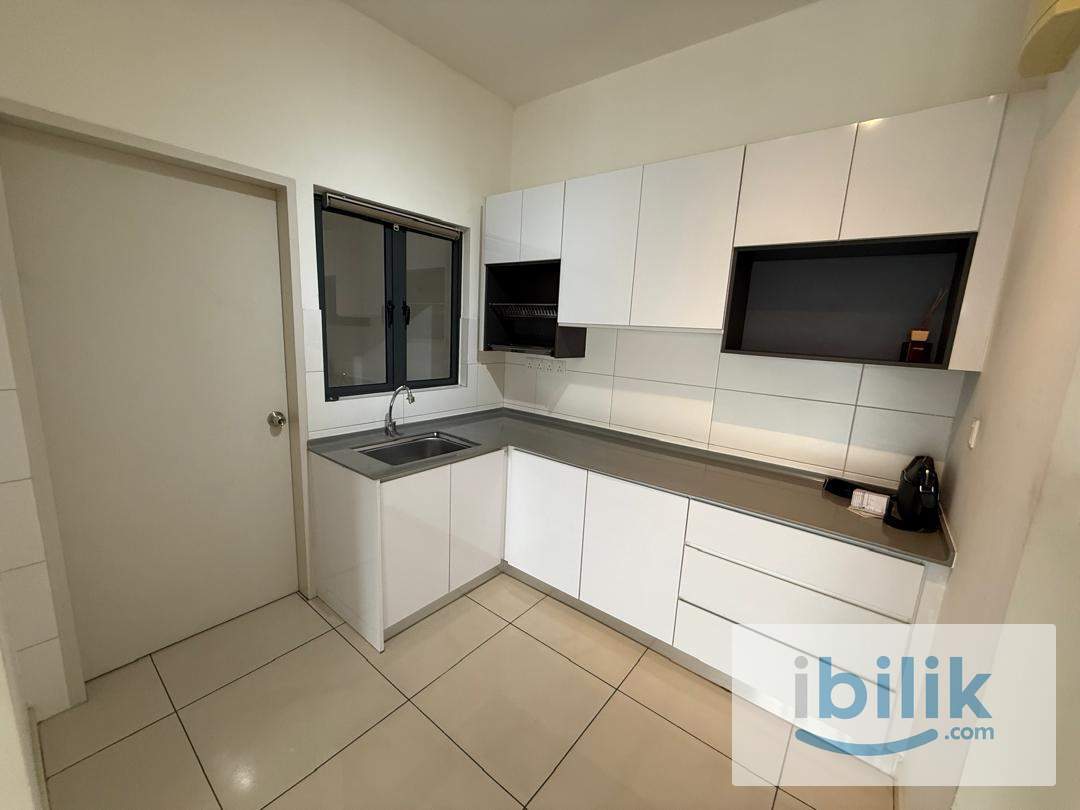 MASTER ROOM WITH PRIVATE BATHROOM (NO PARTITION ROOM) - Image 1