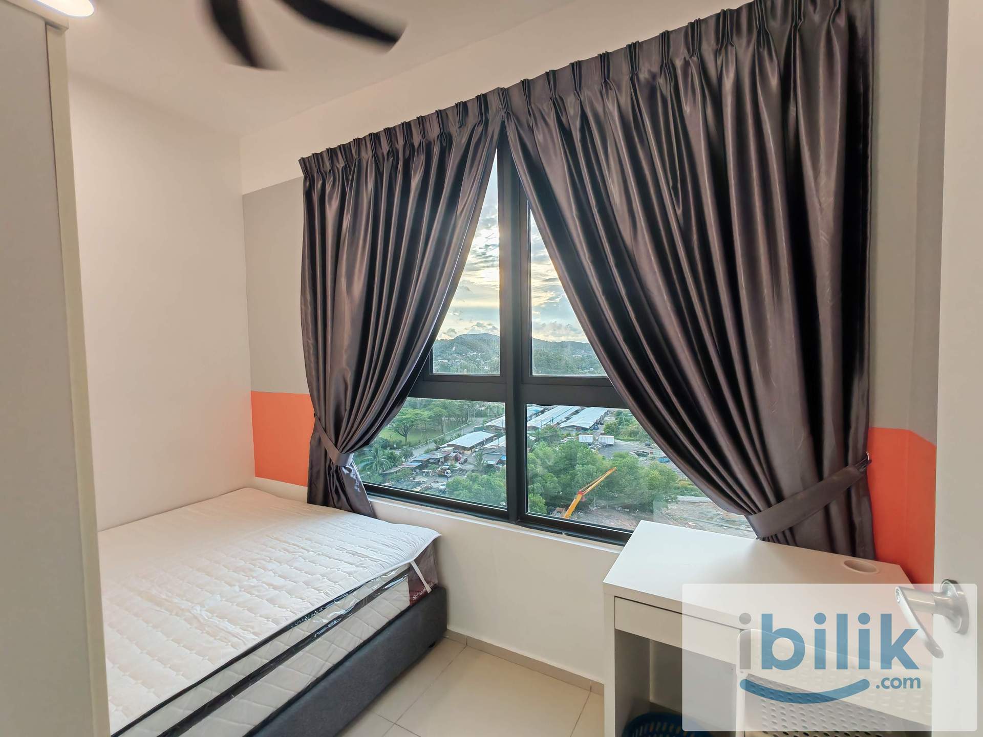 Middle Room at Seiring Residensi, Subang Permai Damaisuria, Shah Alam - Image 3