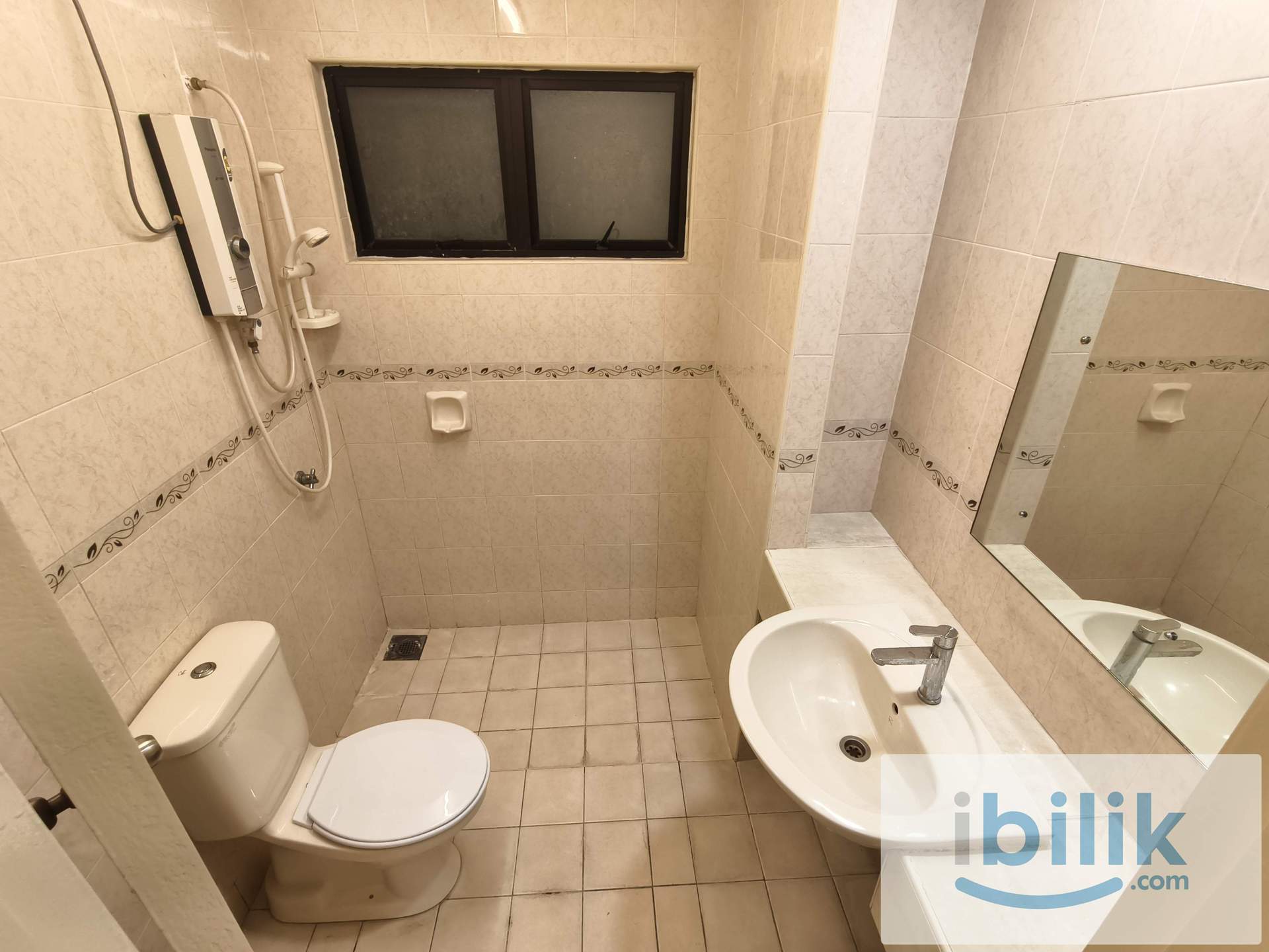 Master Room at Pelangi Utama, Bandar Utama, Petaling Jaya - Image 2