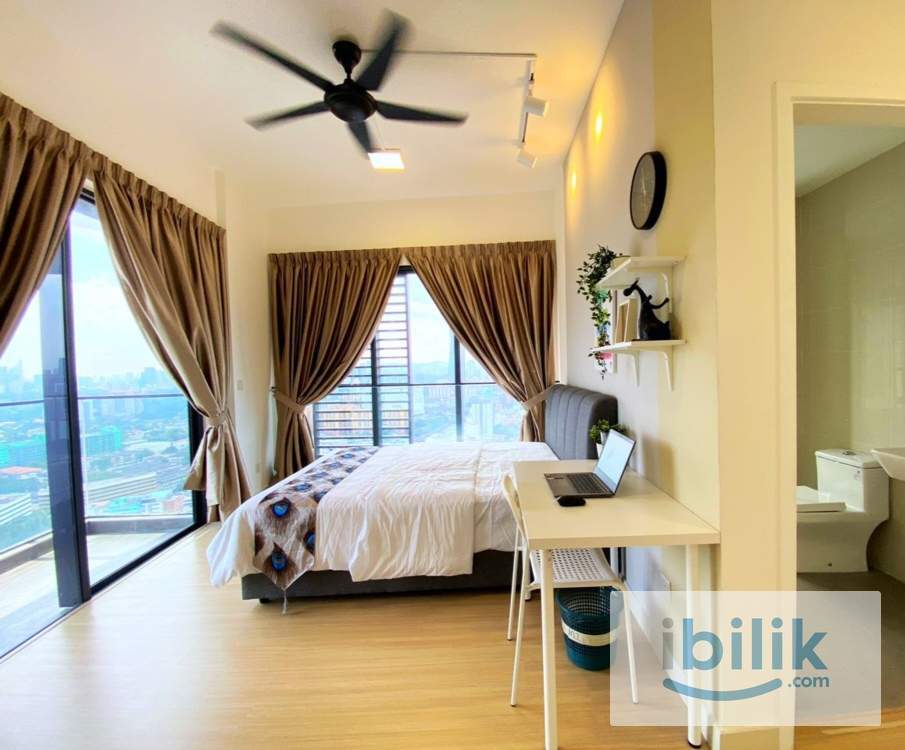Master Room at Continew Residence - Image 1