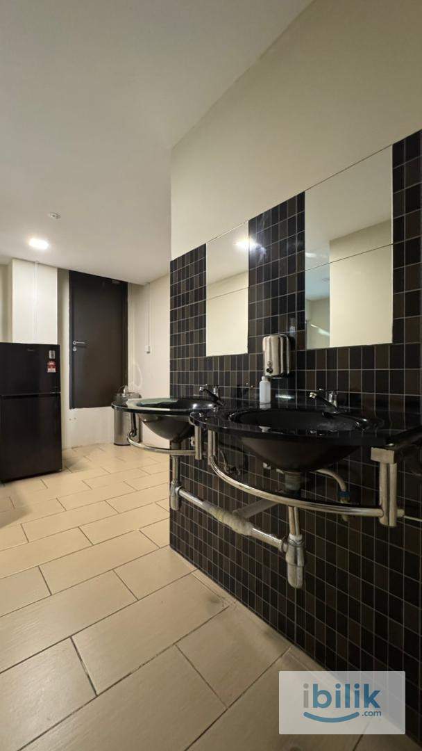RM0 NO DEPO ❗ Cozy Co-Living Room @ Seksyen 3 Shah Alam | Near City & Easy Access 😍APPLE HOTEL - Image 10