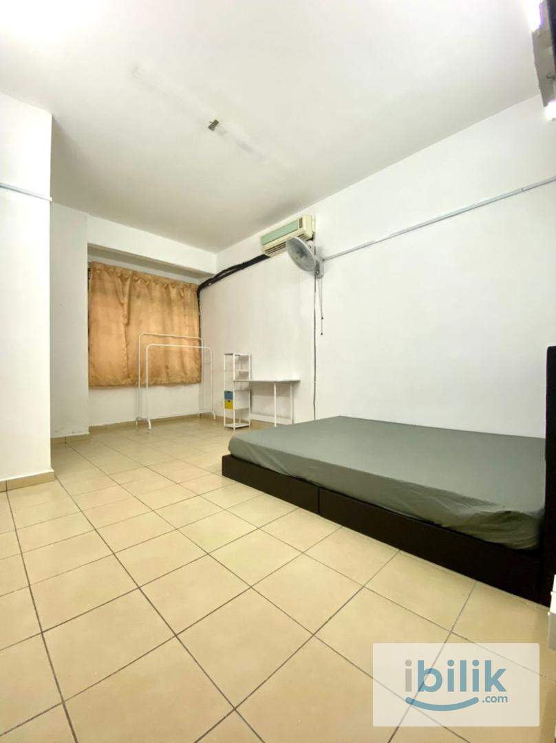 🏠Medium Room For Rent At Bandar Utama🏠Nearby🚗MRT Bandar,One Power House,One Utama Pj,Ikea Damansara,The Curve - Image 1