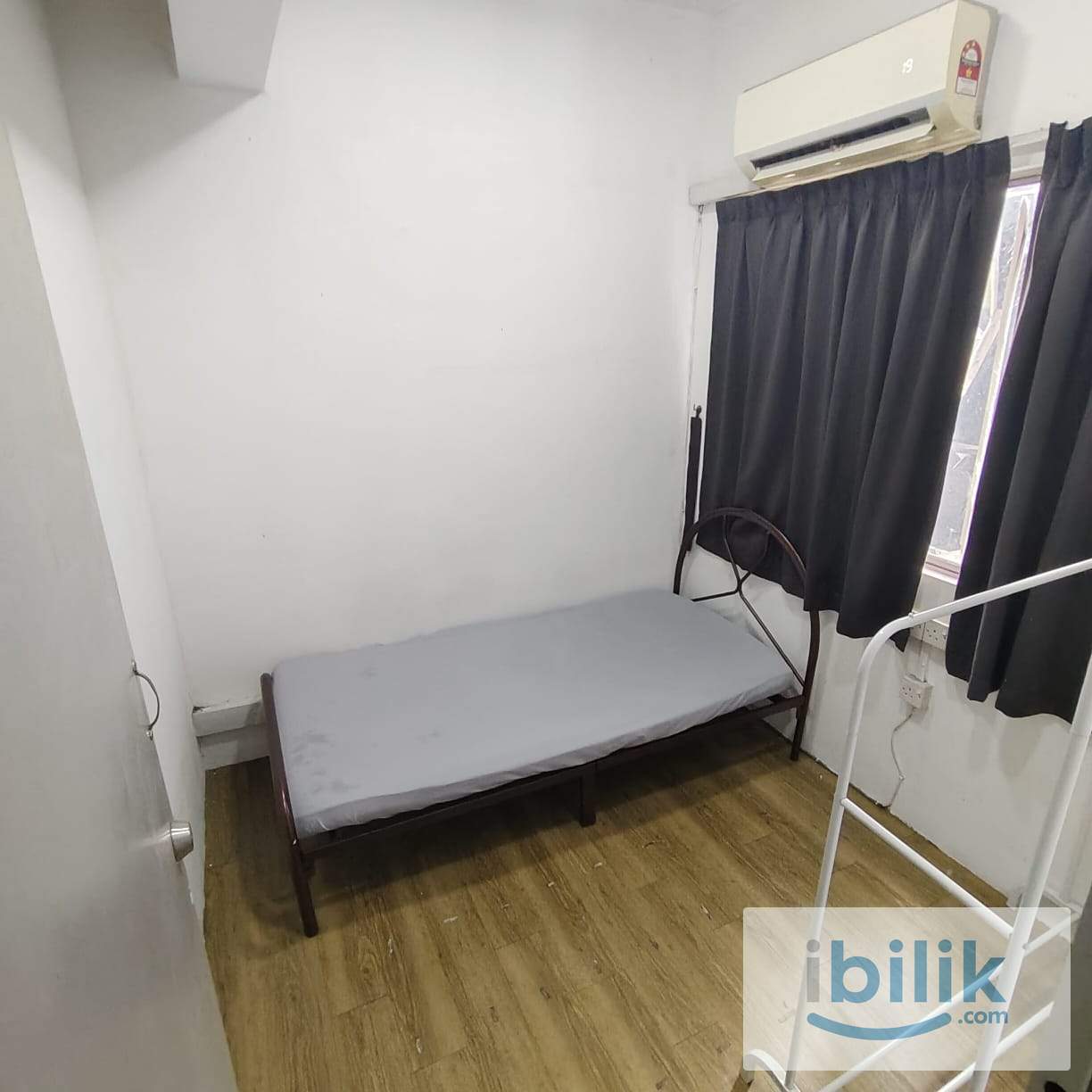 🏘️Room For Rent At SS4 Kelana Jaya🏘️Nearby 🚶🏻‍♀️‍➡️Lincoln University,LRT Kelana Jaya,Kelana Square,Paradigm Mall💰 - Image 1