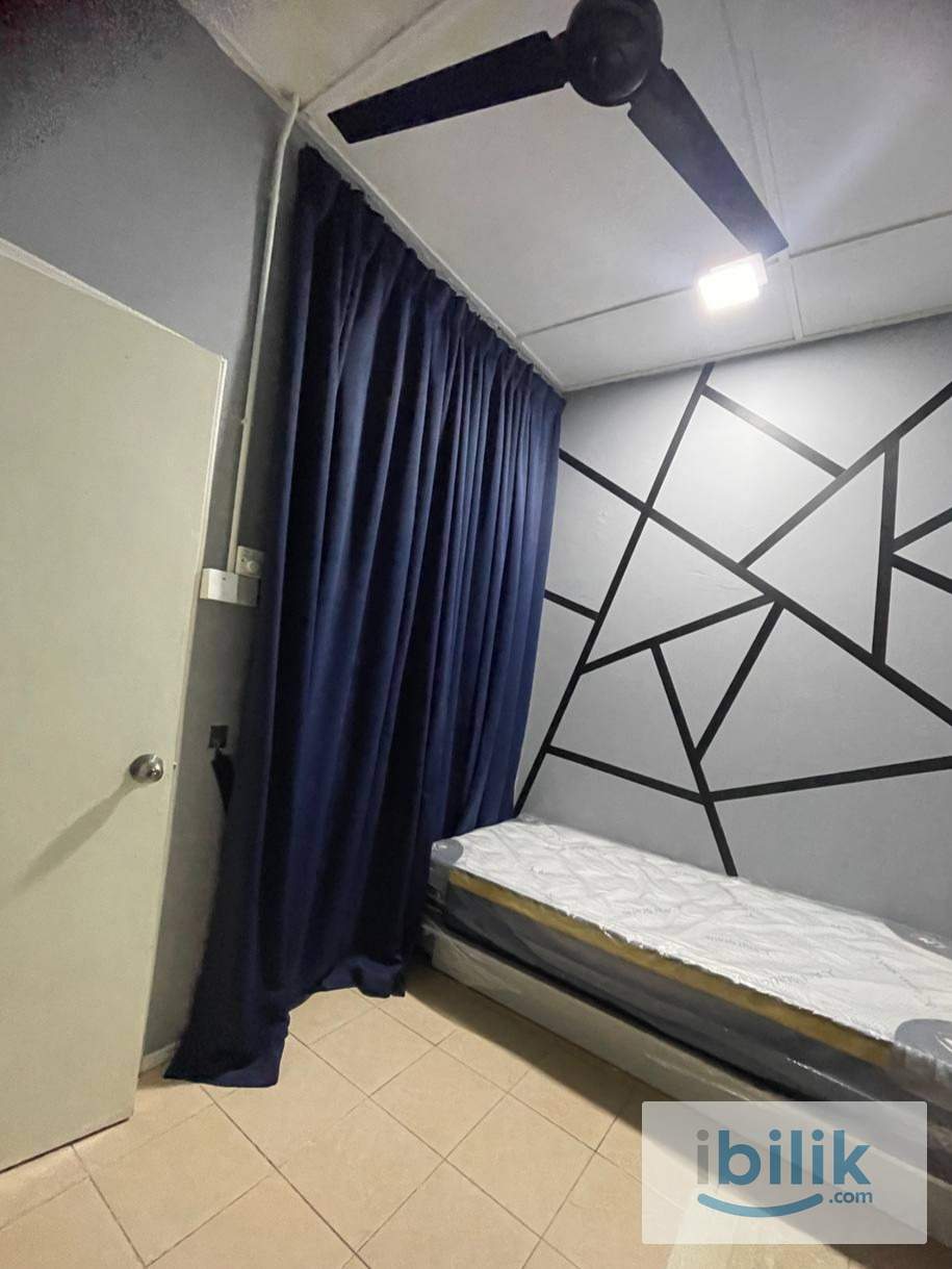 "Jangan Sewa Bilik Kosong! Penat Nak Beli Perabot. Sewa Sini, Semua Dah Ada! 🛋️🚫" - Image 4