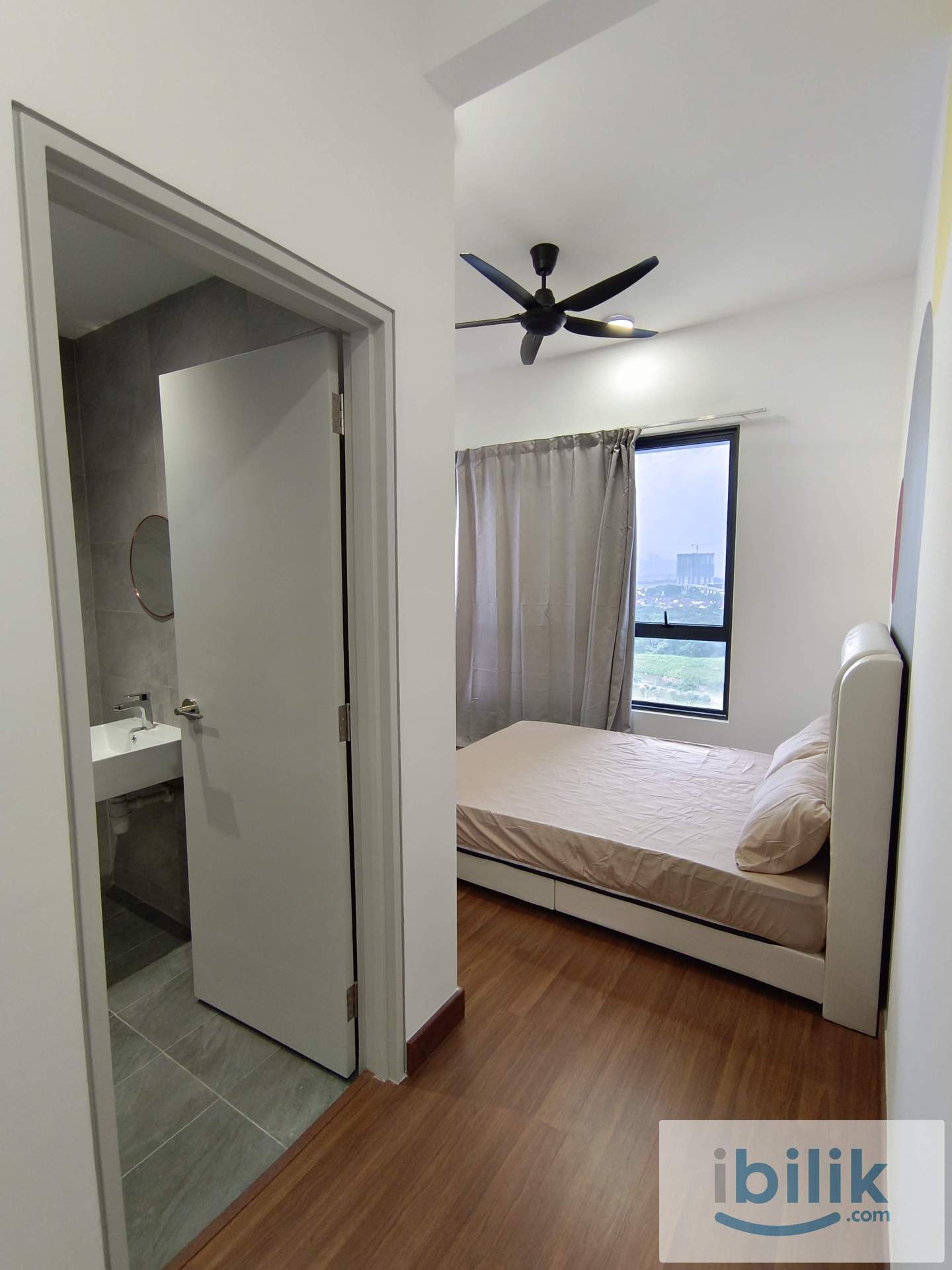 🛀Room with private bathroom,🚗5min to Kossan ,Top Glove Tower,SetiaCityMall, 8min to Bukit Raja,Meru,Kapar, 30min to Ijok - Image 1