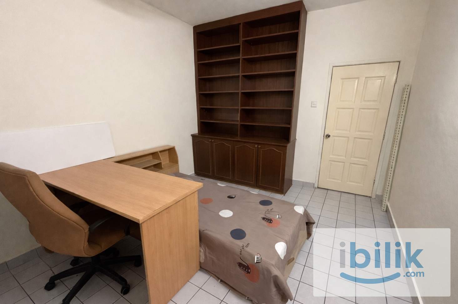 BU 4, downstairs large room available for rent - rm 700 - Image 1