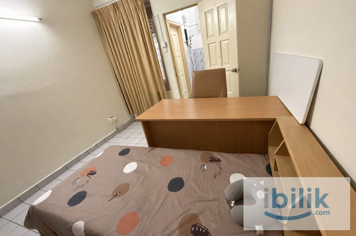 BU4 large room to let  - Image 1