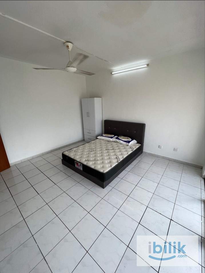 Middle balcony room for rent at BAM Villa Condominium Maluri Cheras Near MRT LRT Sunway Velocity - Image 2