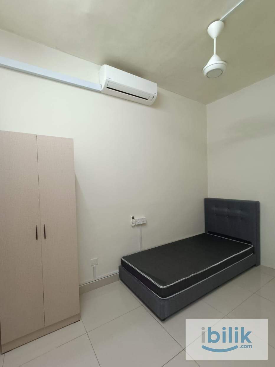 Middle Room at Symphony Tower, Balakong Batu 11 Cheras Balakong Near C180 The Mines - Image 1