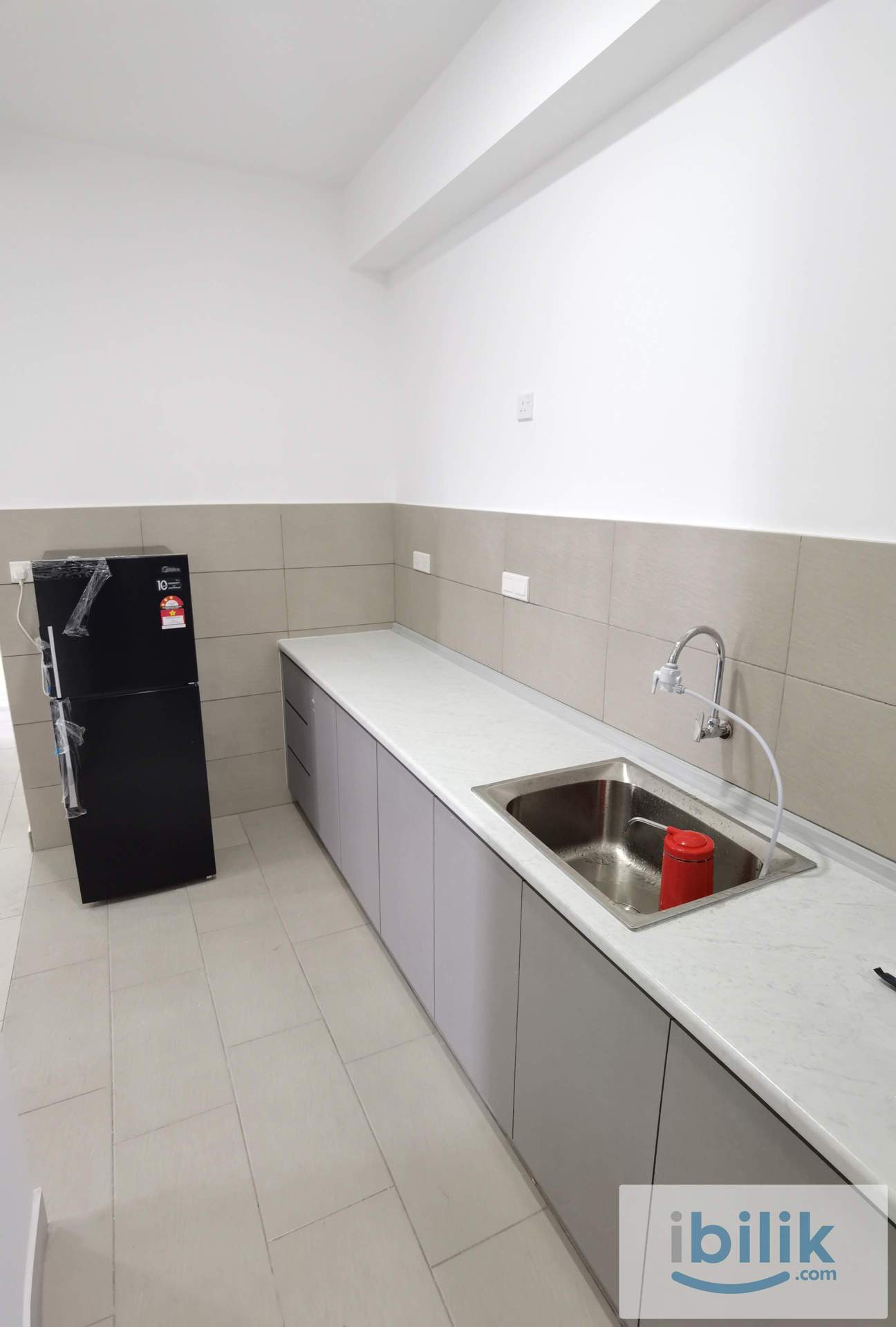 Single Room at Astetica Residences, Seri Kembangan Near KTM The Mines - Image 3