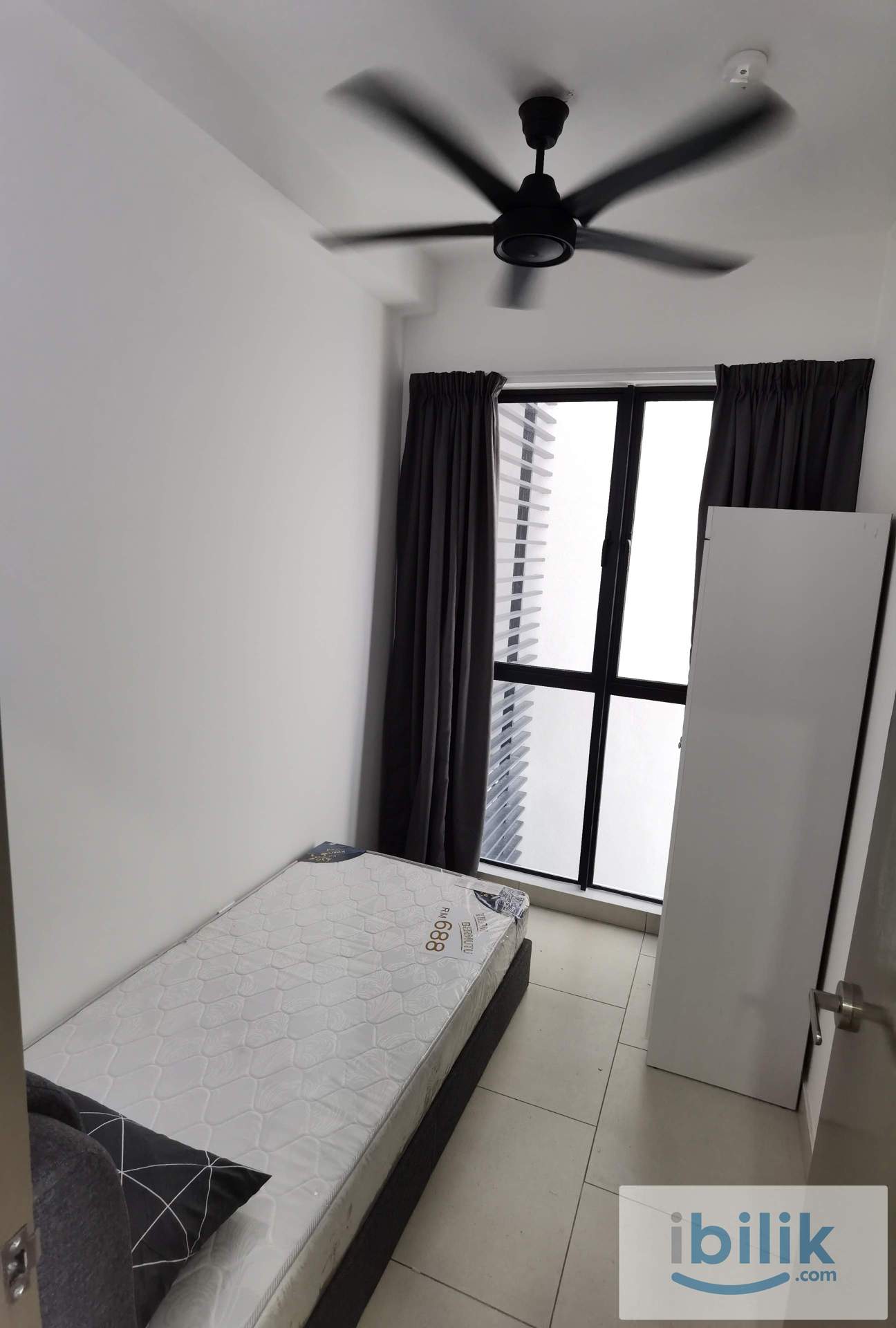 Single Room at Astetica Residences, Seri Kembangan Near KTM The Mines - Image 1