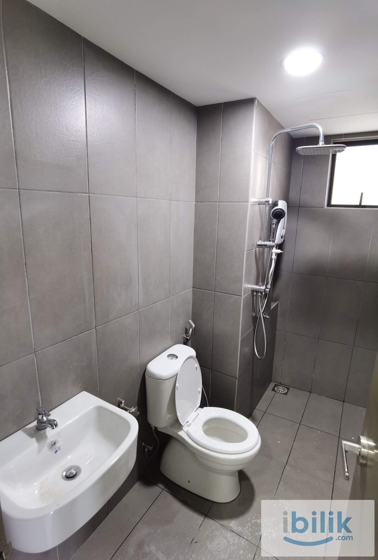 Single Room at Astetica Residences, Seri Kembangan Near KTM The Mines - Image 6
