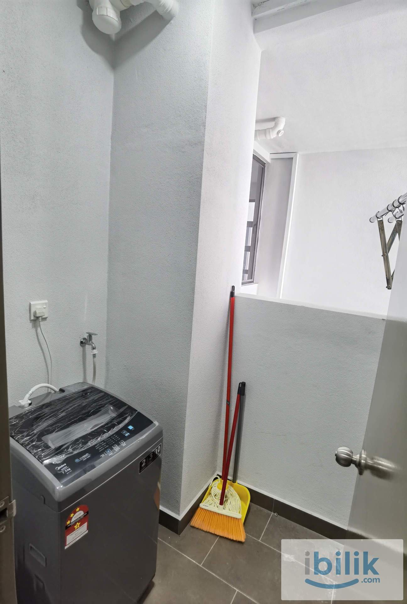 Single Room at Astetica Residences, Seri Kembangan Near KTM The Mines - Image 4