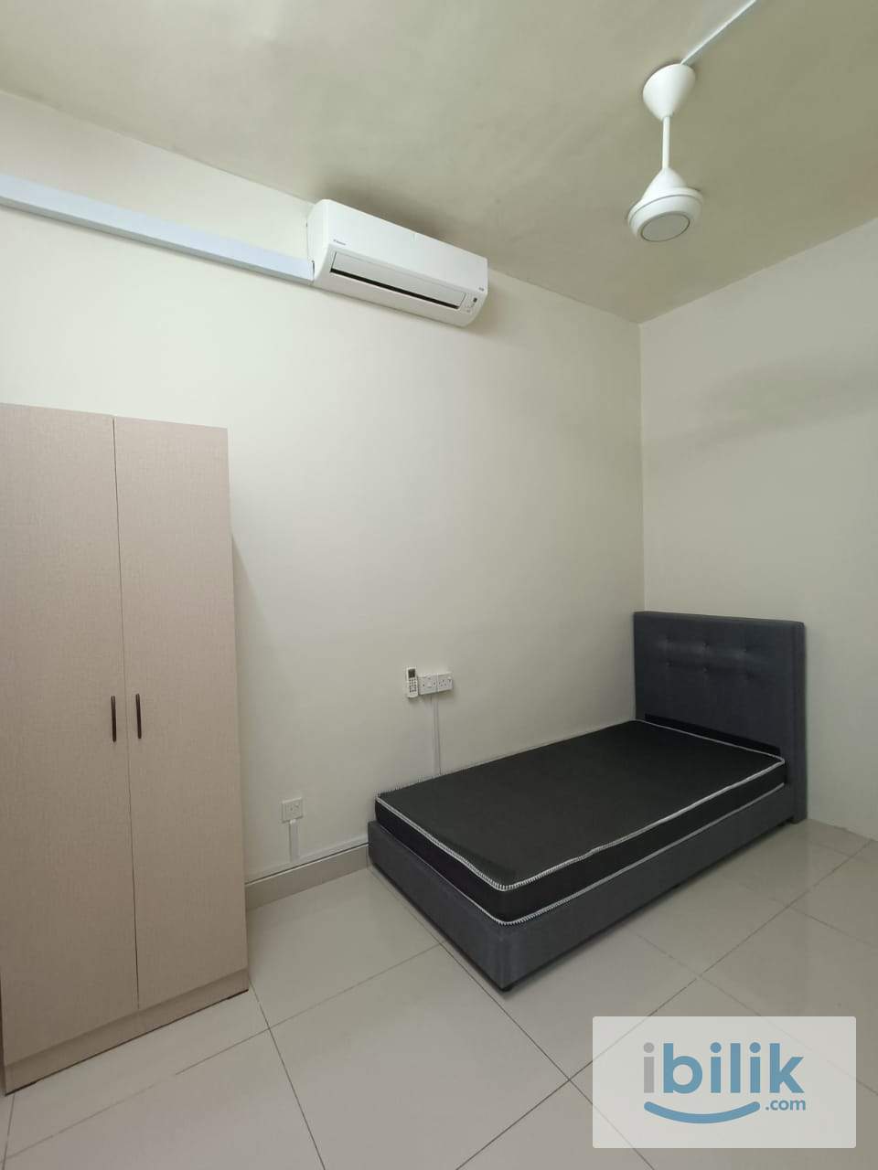 Middle Room at Symphony Tower, Balakong Batu 11 Cheras Balakong Near C180 The Mines - Image 1