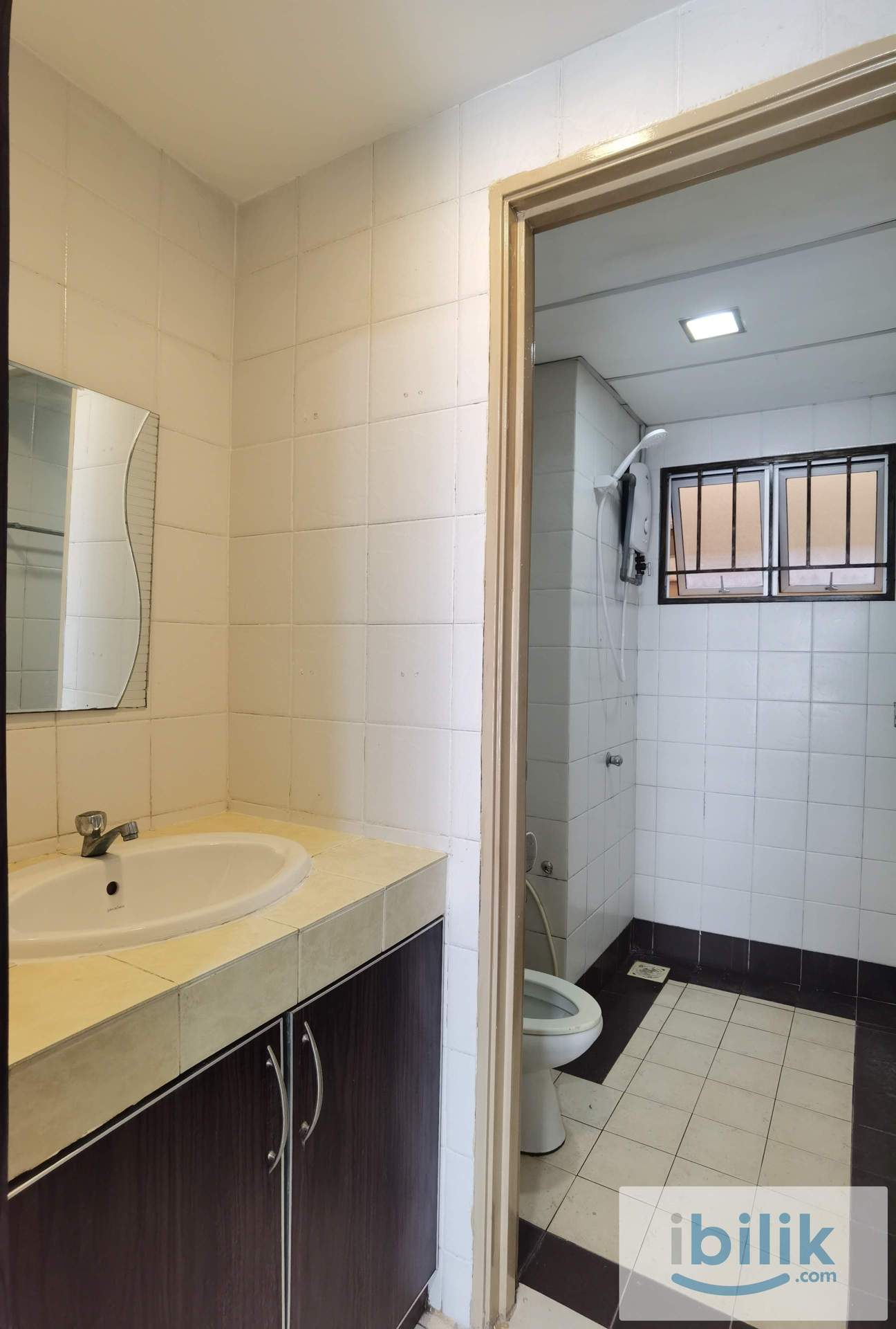 Master Room at Endah Puri, Sri Petaling Near Endah Parade Near LRT Bukit Jalil - Image 7