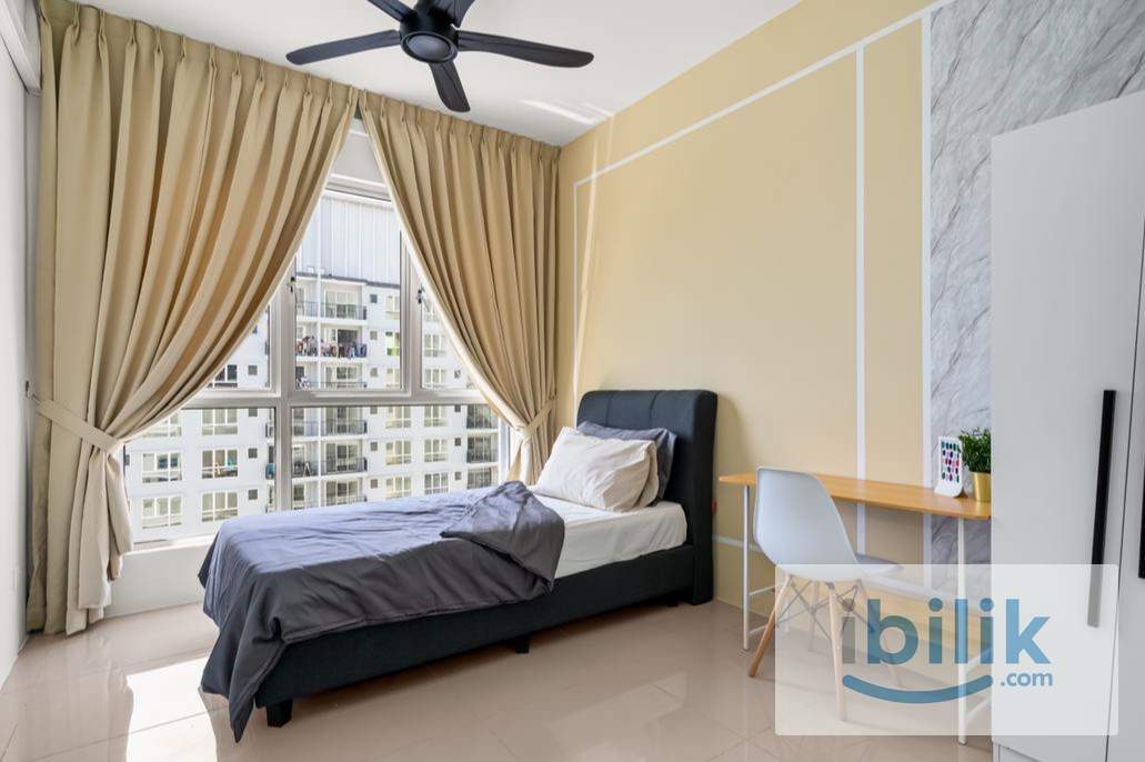 Middle Room at Platinum Splendor Residence, Semarak [PROMO] [FULLY FURNISHED] - Image 1