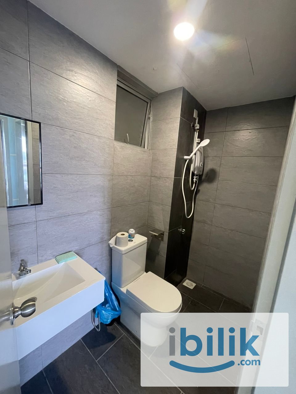 Medium room for rent at Platinum OUG - Image 2