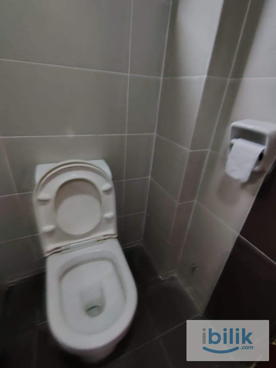 Middle room in condo for rent - Image 5