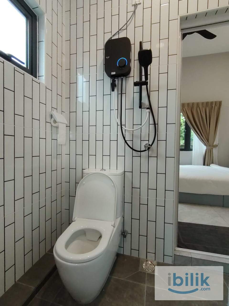 Master room in Bungalow for rent at Pasir Pinji, Ipoh - Image 1