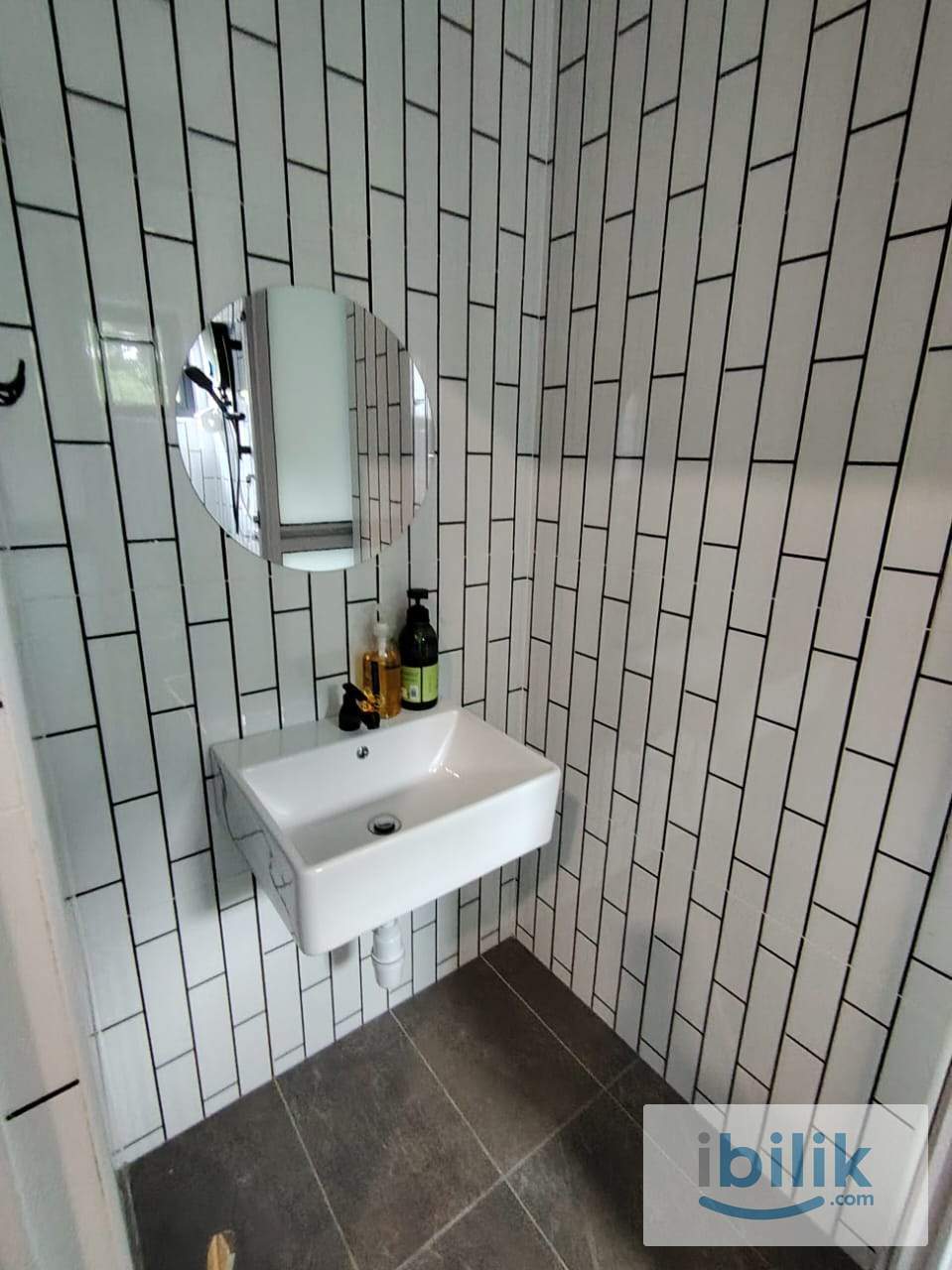 Master room in Bungalow for rent at Pasir Pinji, Ipoh - Image 2