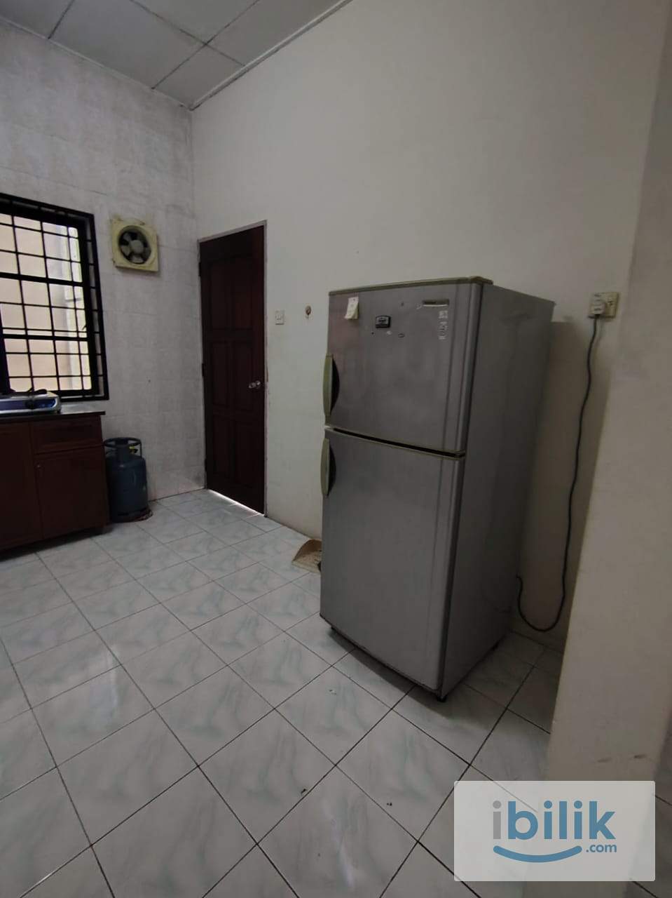 Middle room double bed for rent at Ipoh, Perak - Image 3
