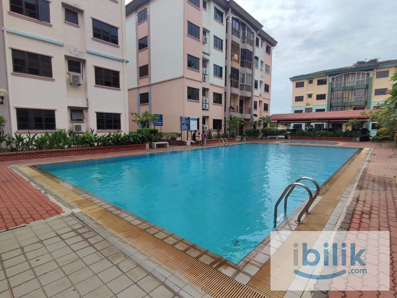 Middle room double bed for rent at Ipoh, Perak - Image 9