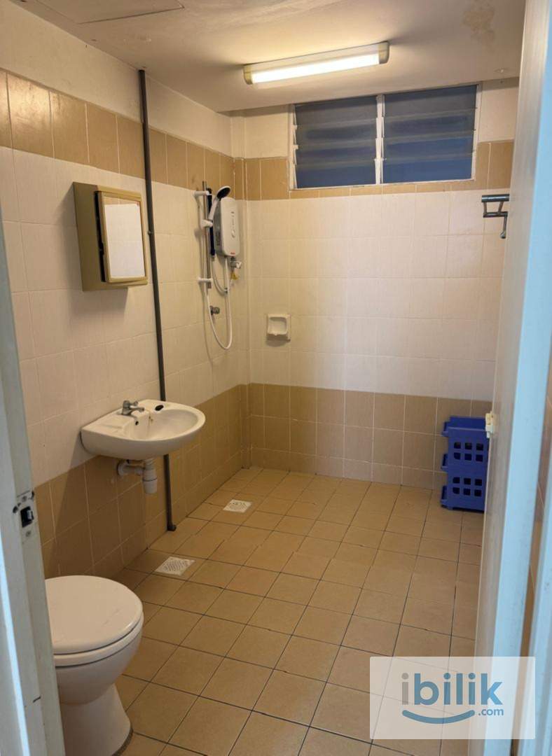 Master Room at D'Piazza Condominium [Female Unit] - Image 3