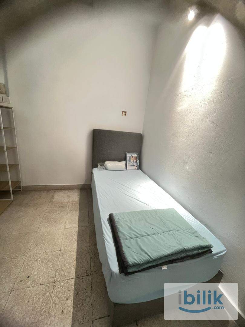 Fully furnished room at bercham selatan ipoh - Image 1
