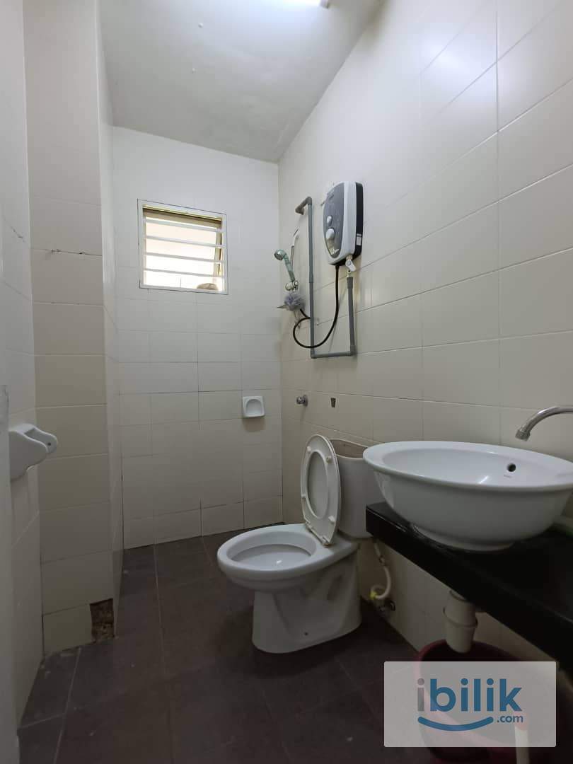 🏠Medium Room For Rent At Bandar Utama🏠Nearby🚗One Power House,MRT Bandar Utama,One Utama Pj,Ikea Damansara,The Curve - Image 2