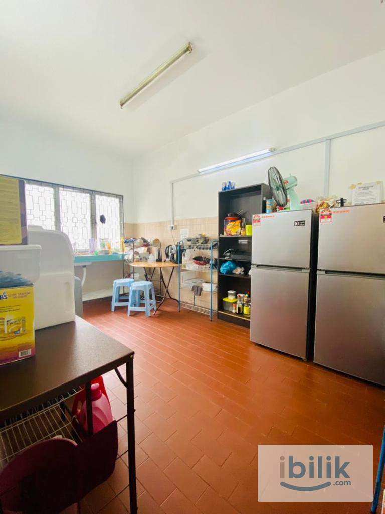 🏠Medium Room For Rent At Bandar Utama🏠Nearby🚗One Power House,MRT Bandar Utama,One Utama Pj,Ikea Damansara,The Curve - Image 3