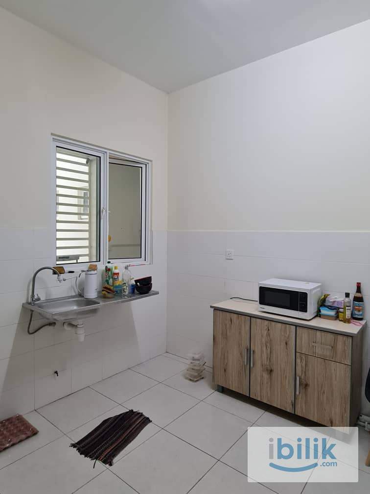 🌴🌟 Big Middle Room for Rent @ Georgetown 🌟🌴 - Image 2