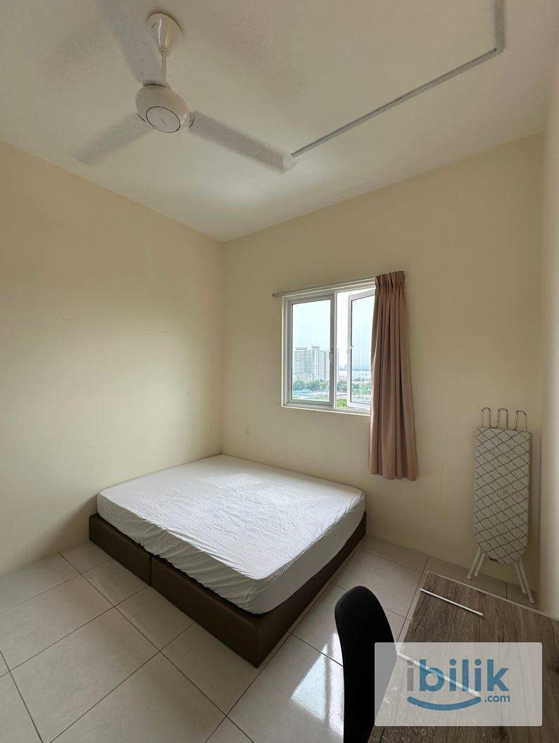 🌴🌟 Big Middle Room for Rent @ Georgetown 🌟🌴 - Image 3