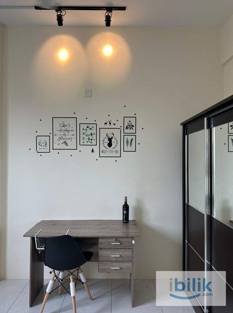 🌴🌟 Big Middle Room for Rent @ Georgetown 🌟🌴 - Image 2