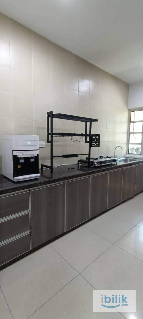 Master Bedroom w private bathroom for Rent @ Bayan Baru - Image 2