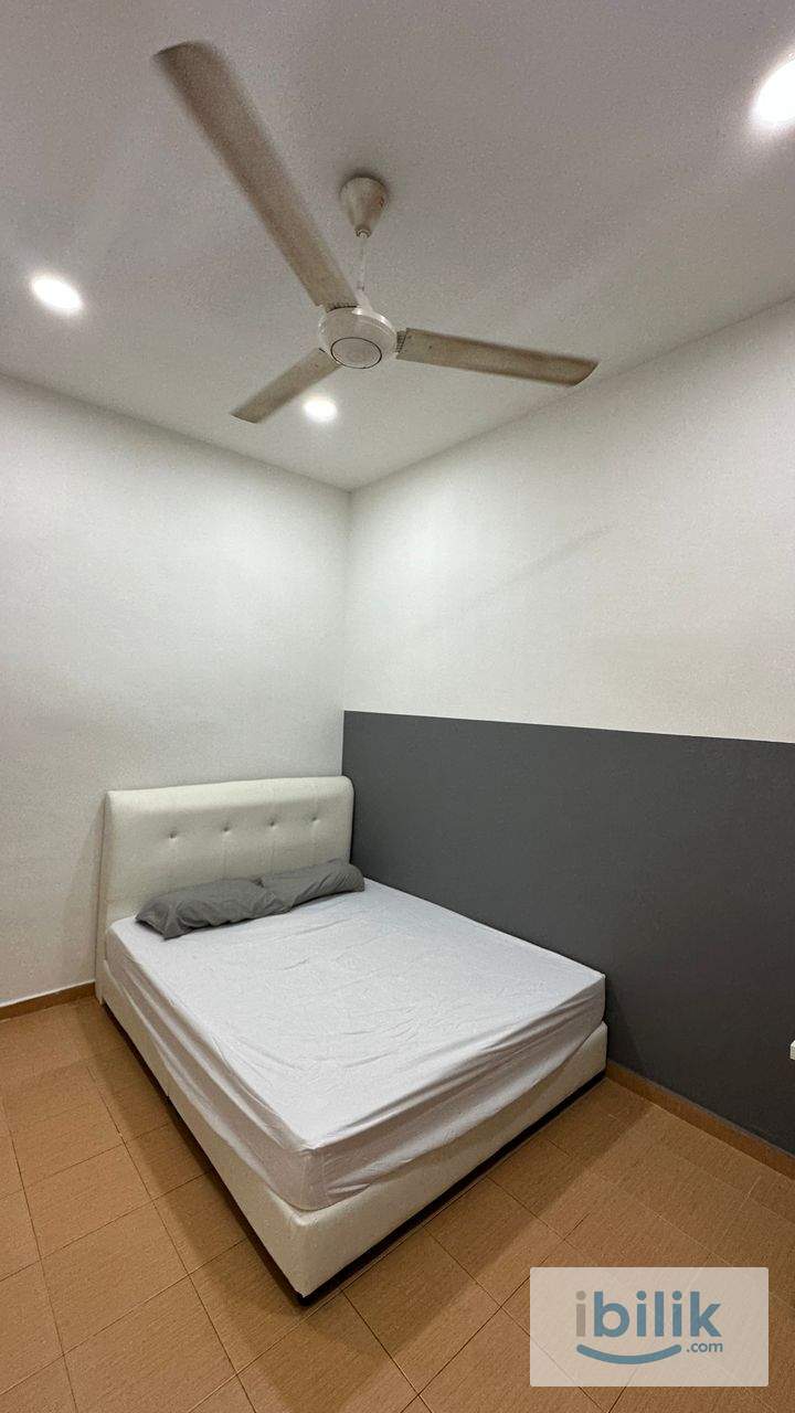 Master Bedroom w private bathroom for Rent @ Bayan Baru - Image 1