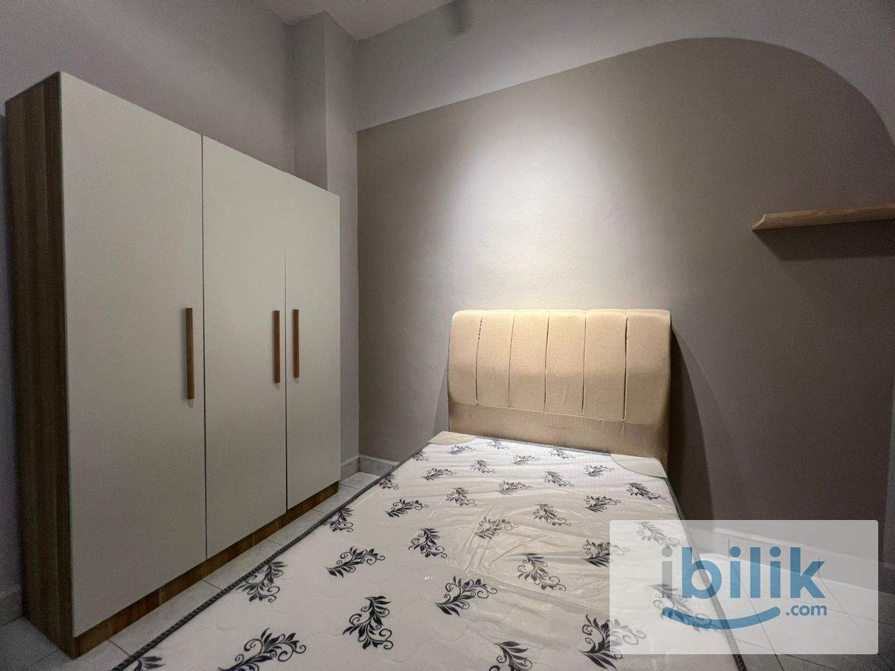 Taman Mutiara Puchong Rooms for Rent | Small / Window / Medium Room | Fully Furnished | Gated & Guarded - Image 1