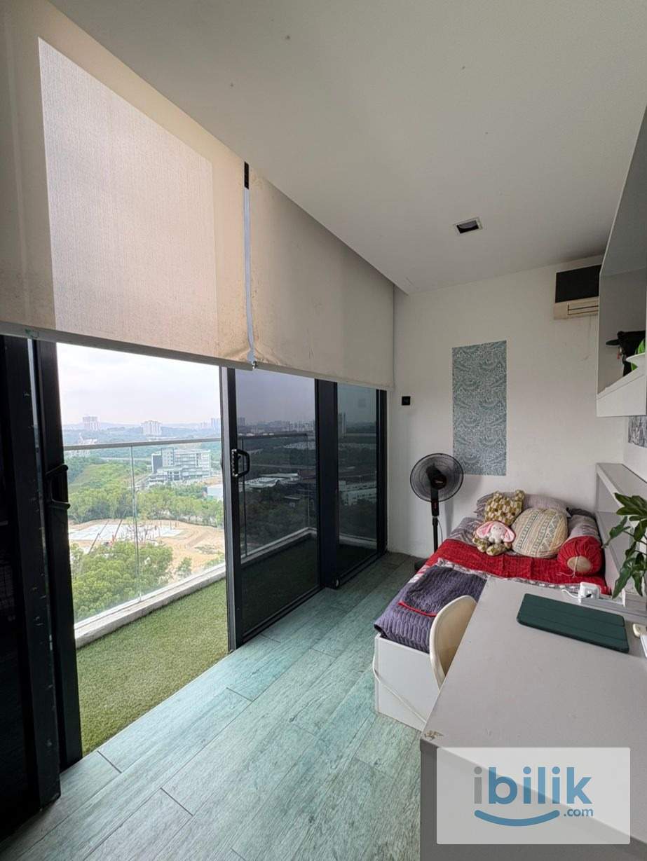 Balcony Room near MRT station - Image 5