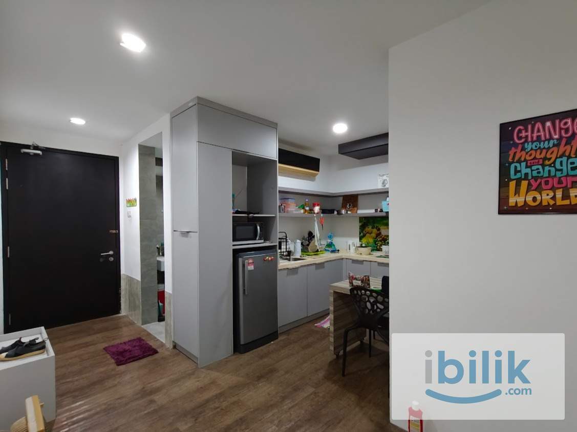 Balcony Room near MRT station - Image 6