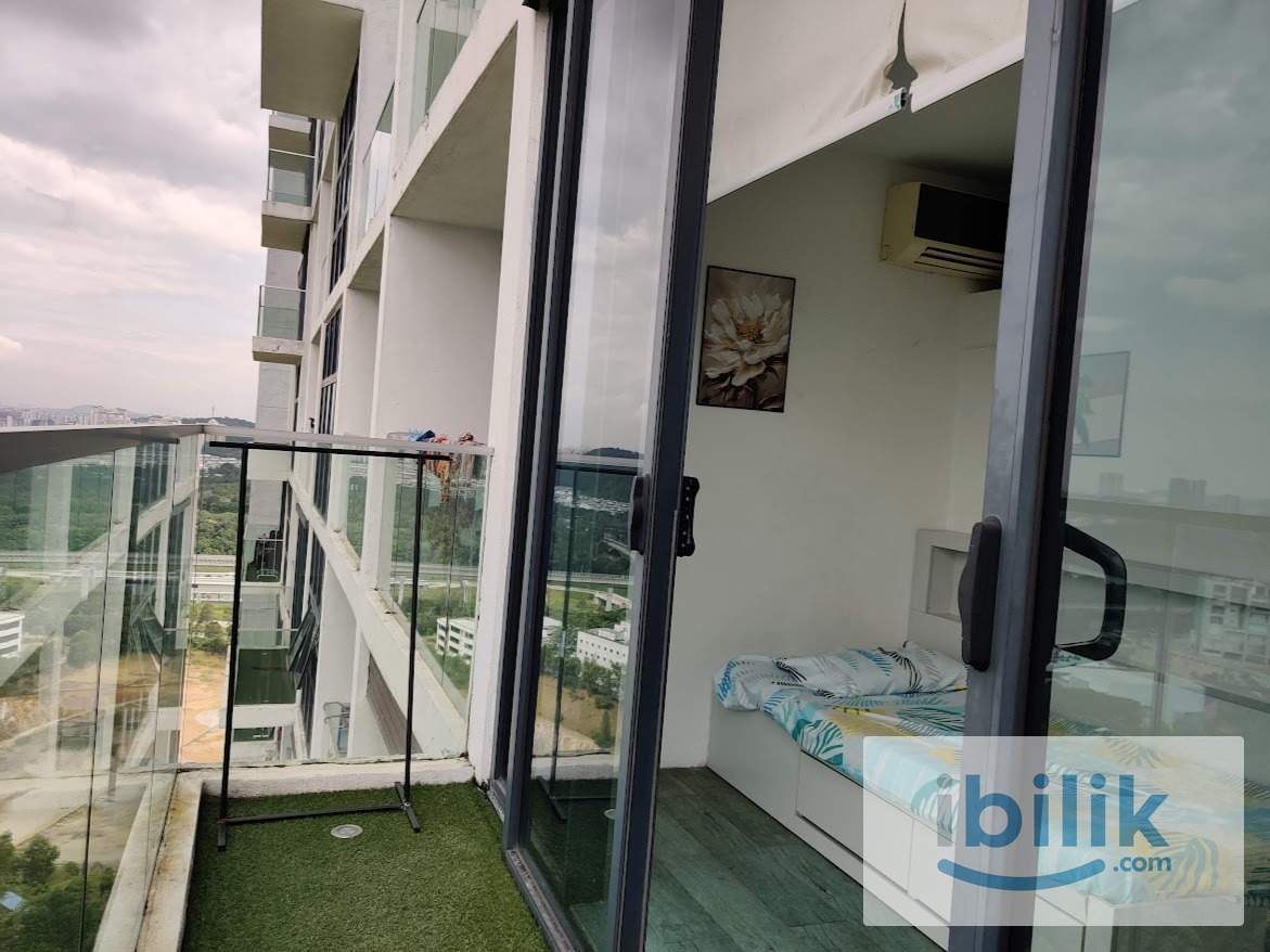 Balcony Room near MRT station - Image 7