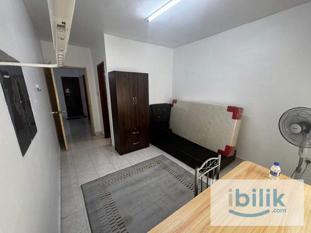 Master Bedroom with bathroom - Image 2
