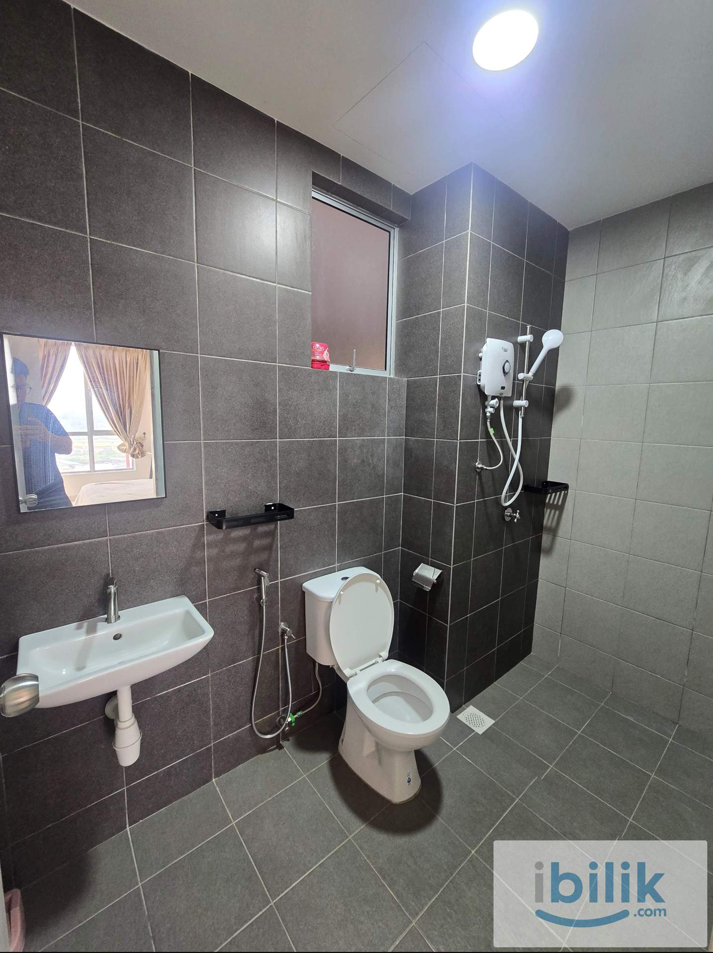 Master Bedroom at Pixel Cheras fullly furnished next to LRT - Image 3