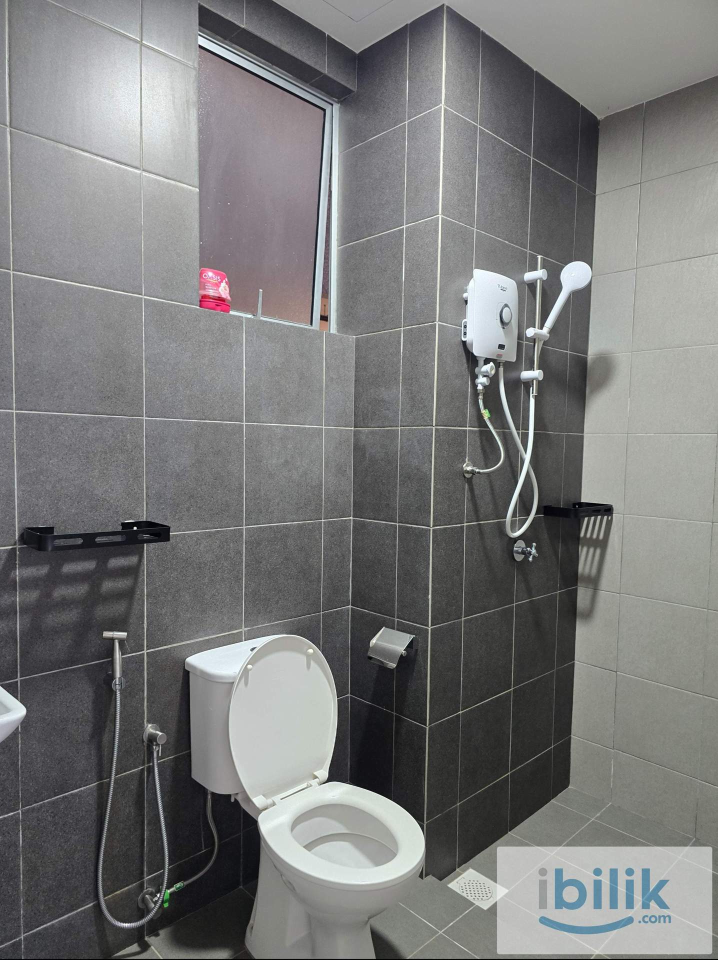 Master Bedroom at Pixel Cheras fullly furnished next to LRT - Image 5