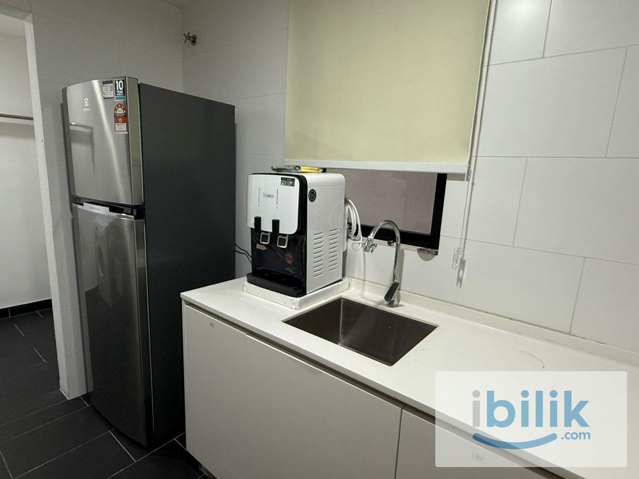 Sqwhere, Super Single Room Fully Furnished, MRT Linked (Female Only) - Image 3
