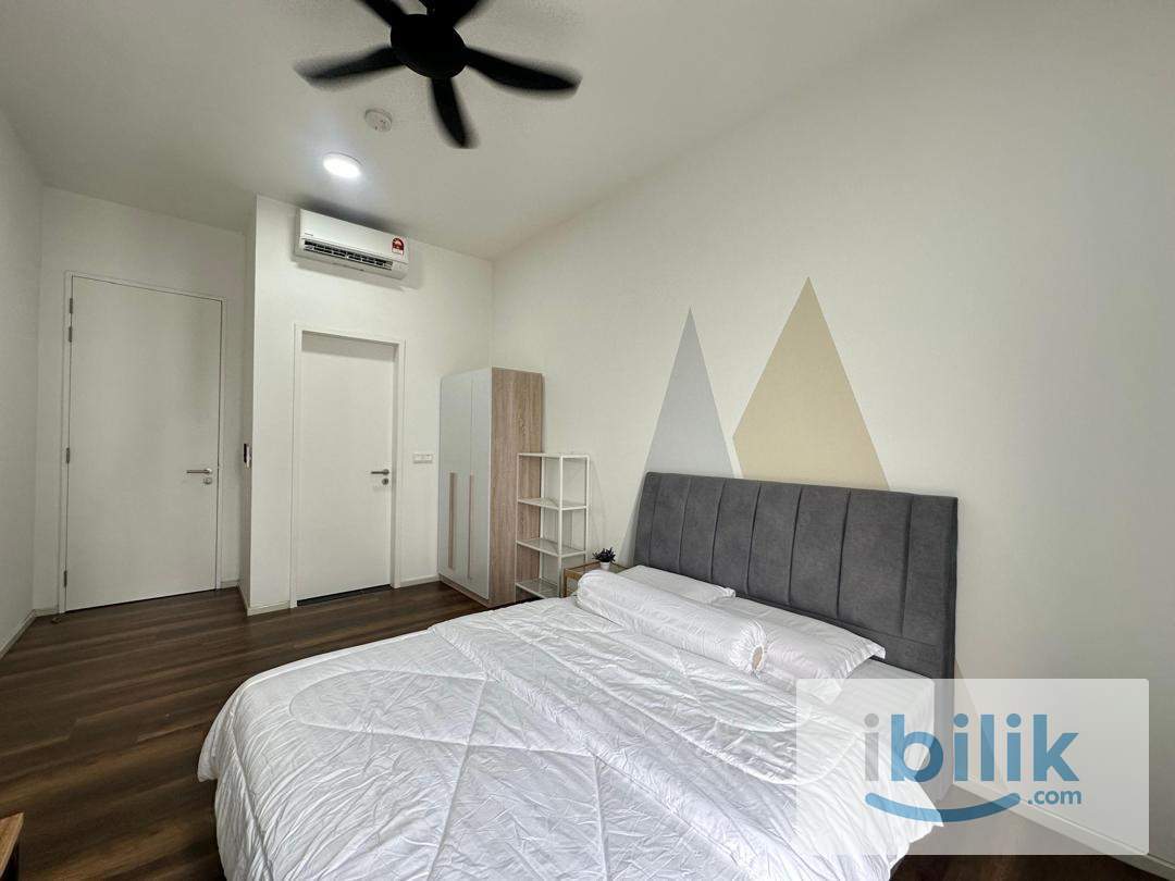 Brand New Medium Room at SQWhere, Sungai Buloh, MRT (Female Only) - Image 1
