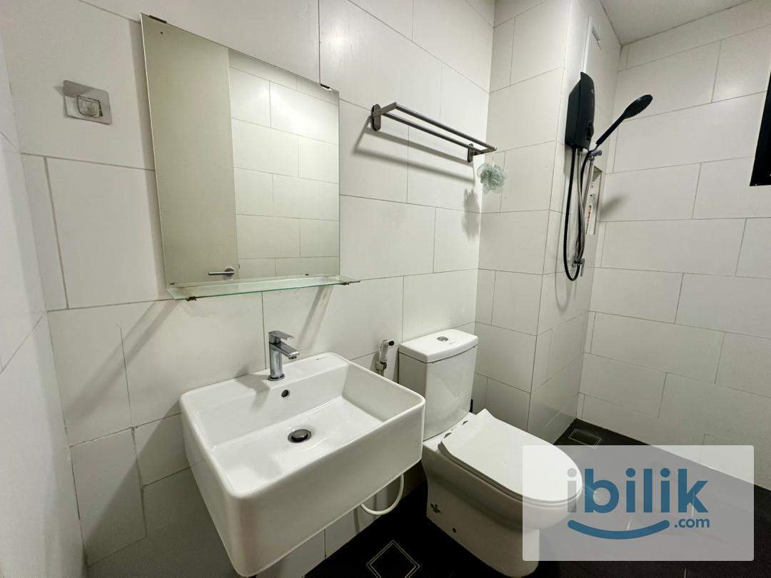 Middle Room at SQWhere, Sungai Buloh - Image 5