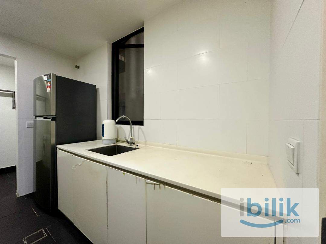 Sqwhere, Super Single Room Fully Furnished, MRT Linked - Image 1