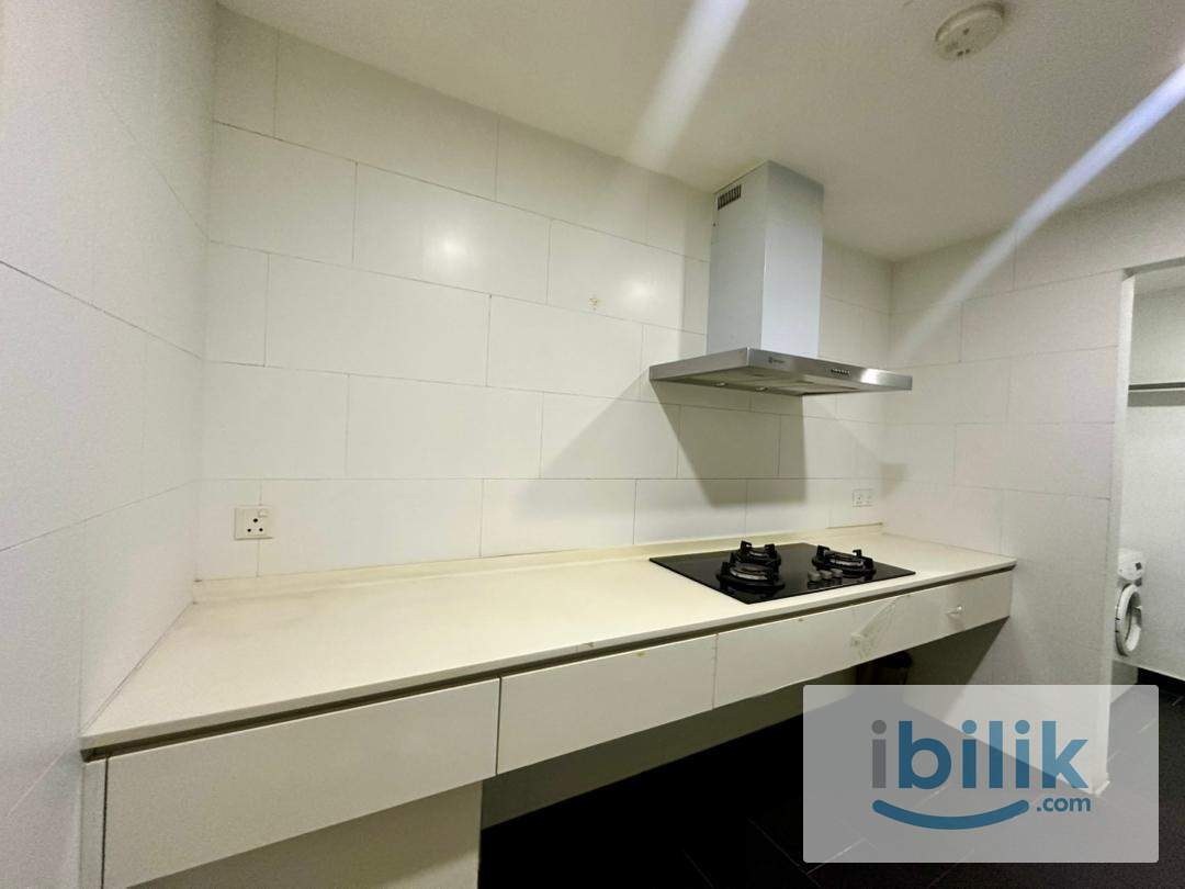 Medium Room at SQWhere, Sungai Buloh - Image 3