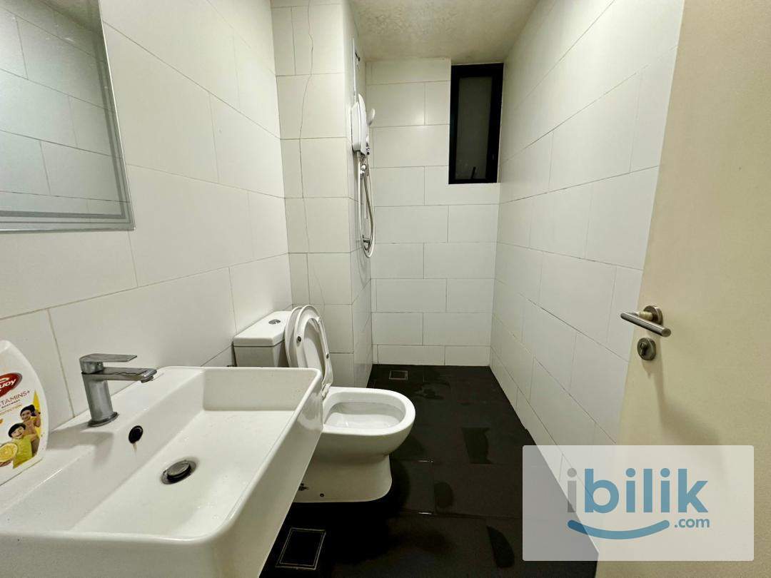 Middle Room at SQWhere, Sungai Buloh - Image 3