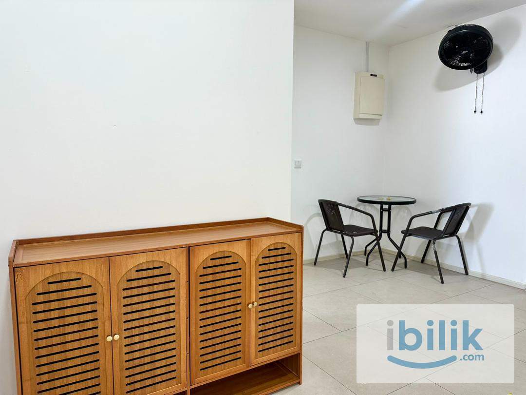 Middle Room at SQWhere, Sungai Buloh, MRT Linked - Image 6